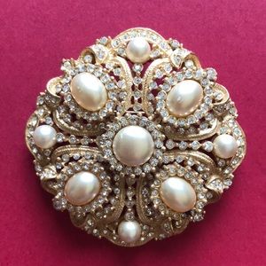 Rare Carolee Pearl & Rhinestone Brooch